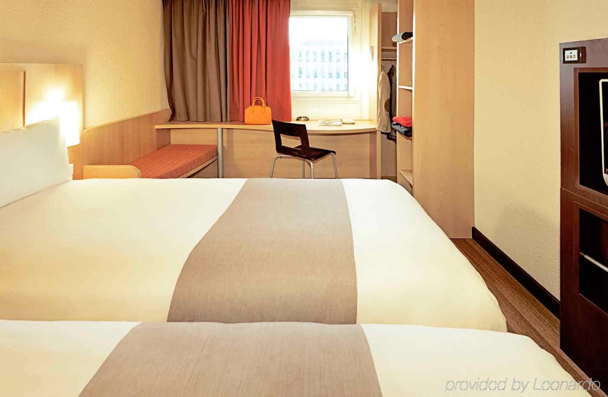 Ibis Istres Trigance Hotel Buitenkant foto